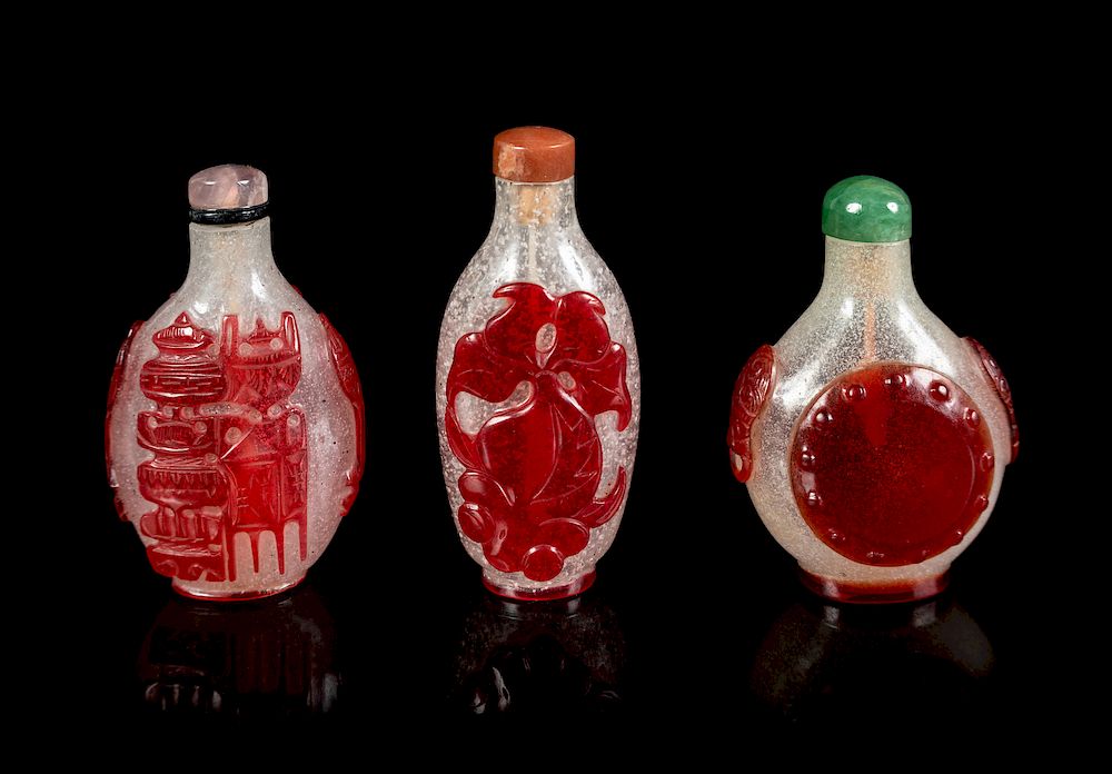 Appraisal: Three Red Overlay 'Snowflake' Ground Glass Snuff Bottles Largest in