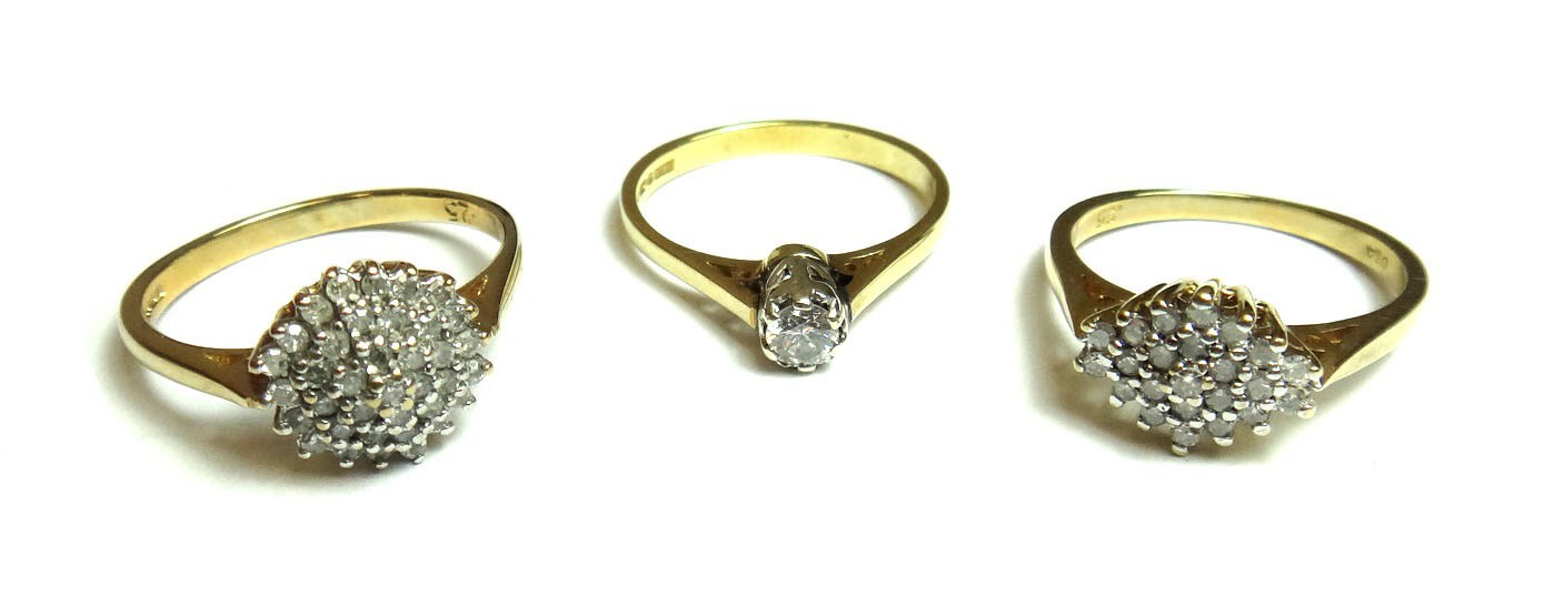 Appraisal: An ct gold and diamond set single stone ring mounted