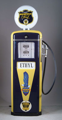 Appraisal: ERIE RICHFIELD GAS PUMP Includes reproduction globe hose and nozzle