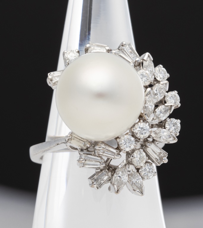 Appraisal: K GOLD MM SOUTH SEA PEARL DIAMOND RING Beautifully crafted