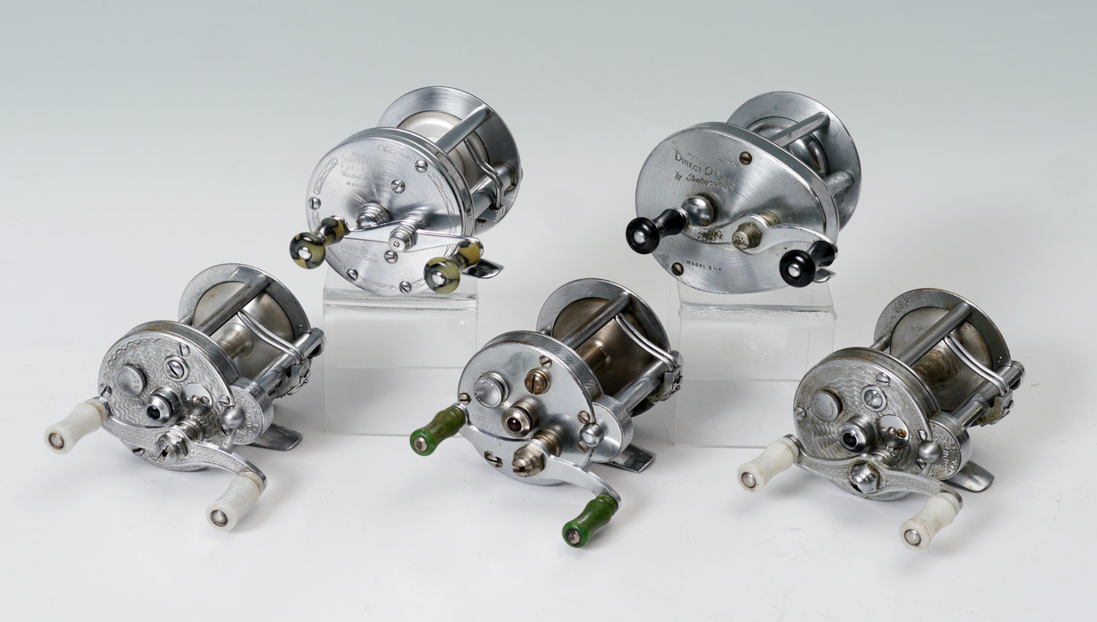 Appraisal: PFLUEGER FISHING REELS pieces total to include Pair Pflueger -L