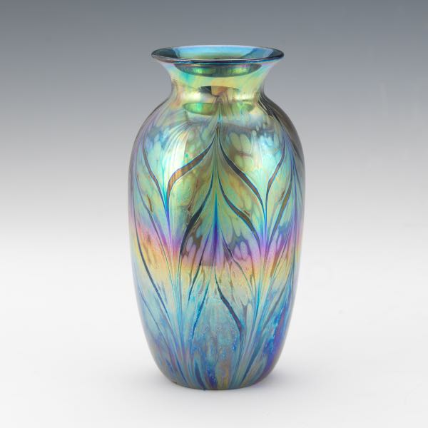 Appraisal: CONTEMPORARY ART GLASS VASE x Iridescent pulled feather vase polished