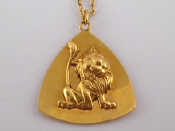 Appraisal: A yellow metal tests carat gold pendant and chain pendant