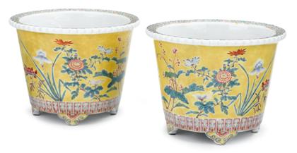 Appraisal: Good pair of Chinese famille rose and yellow ground jardinieresyongzheng