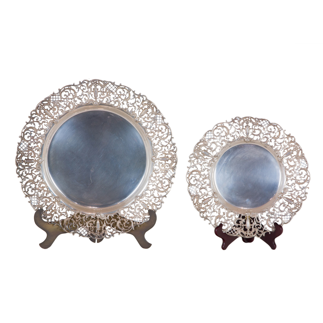 Appraisal: A GRADUATED PAIR SHREVE STERLING TRAYS A graduated pair Shreve