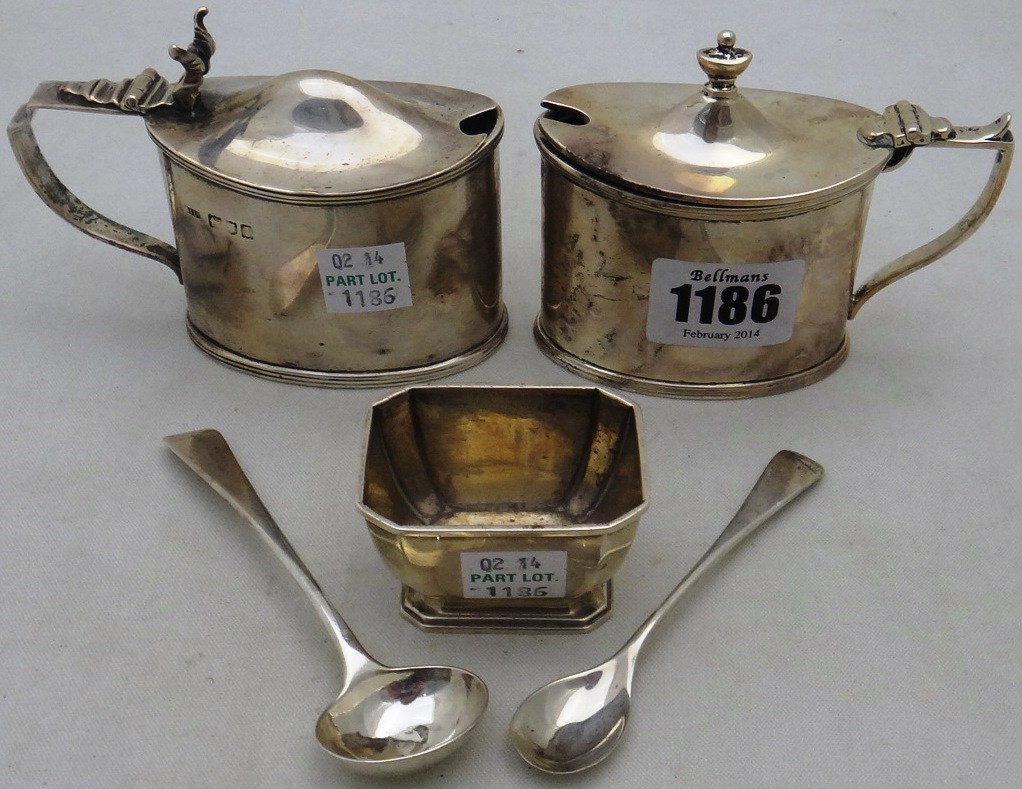 Appraisal: Silver comprising an oval mustard pot Chester an oval mustard