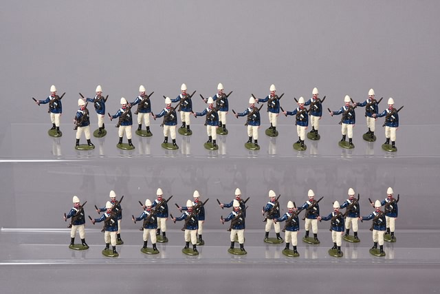 Appraisal: Lot of metal figures representing French Mountain Troops Painted gloss