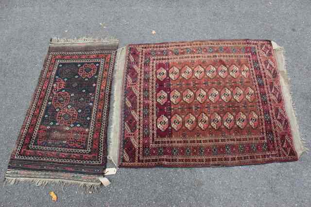 Appraisal: AN OLD TURKOMAN MAT decorated three rows of medallions within