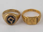 Appraisal: A mixed lot comprising an carat gold signet ring hallmarked