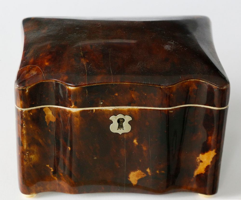 Appraisal: Diminutive English Tortoiseshell Tea Caddy ca Diminutive Early th Century