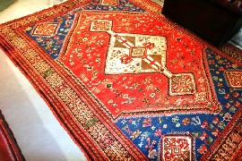 Appraisal: A Heriz rug x cm