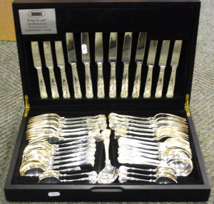 Appraisal: A canteen of Viners King's pattern flatware and cutlery little