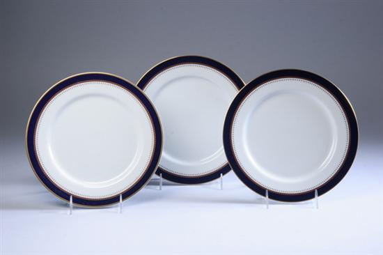 Appraisal: TWELVE FITZ FLOYD PORCELAIN DINNER PLATES th century Starburst pattern