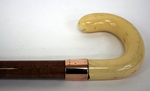 Appraisal: AN EARLY TH CENTURY WALKING CANE with a turned ivory