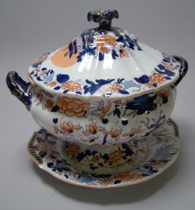 Appraisal: MASON'S GAUDY IRONSTONE TUREEN WITH UNDERTRAY Height