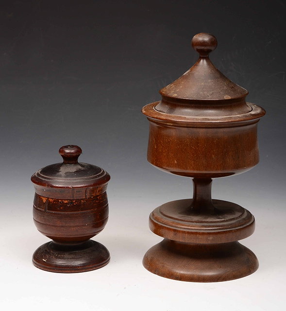 Appraisal: A Victorian turned wood small tobacco jar and coverand a