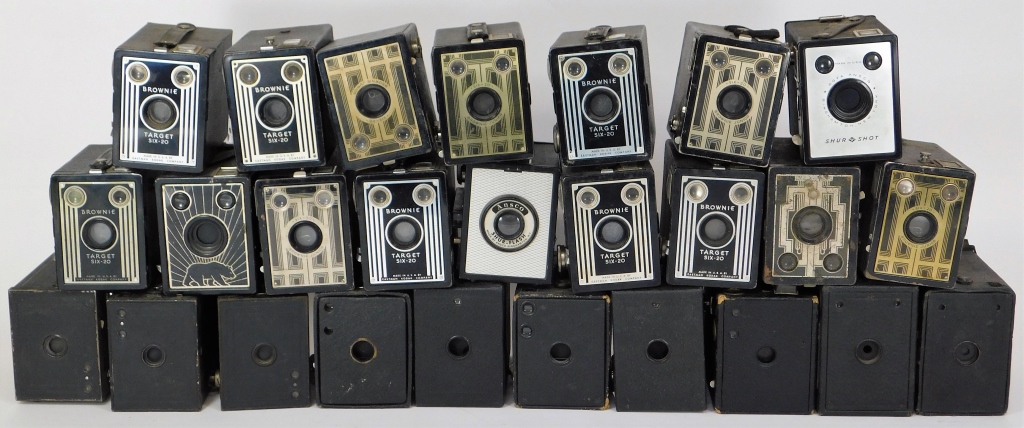 Appraisal: LOT OF BOX CAMERAS Lot of box cameras Includes Brownie