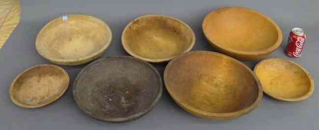 Appraisal: Lot various wooden bowls