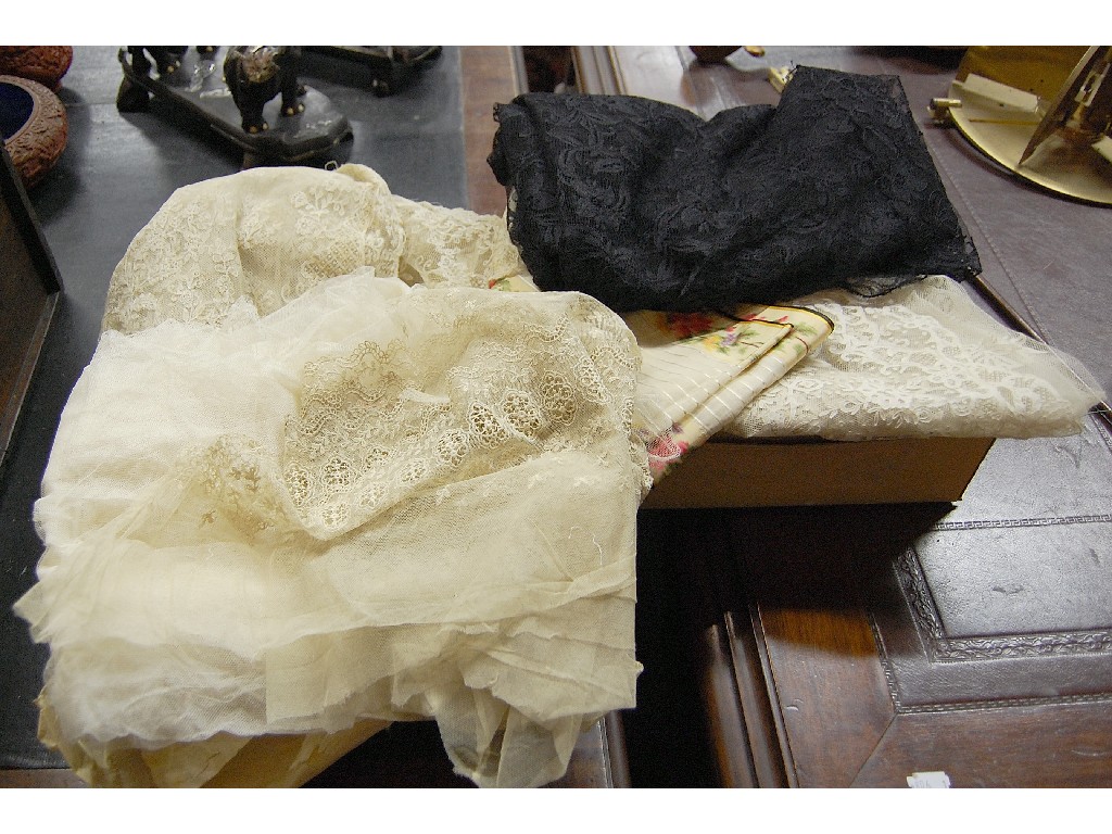 Appraisal: Two boxes of good quality Victorian lace including bridal veils