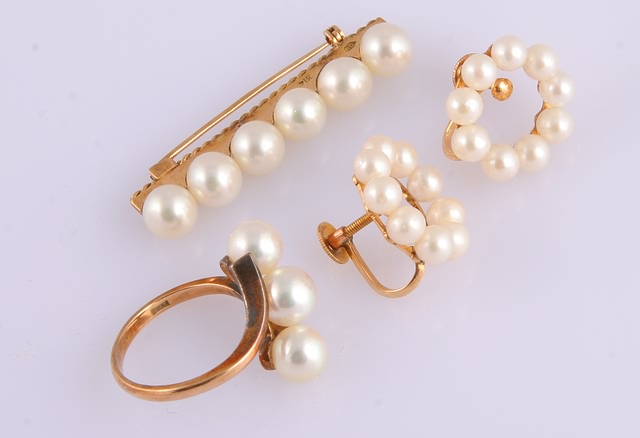 Appraisal: Bar Pin KY mm pearls Earrings KY circle of mm