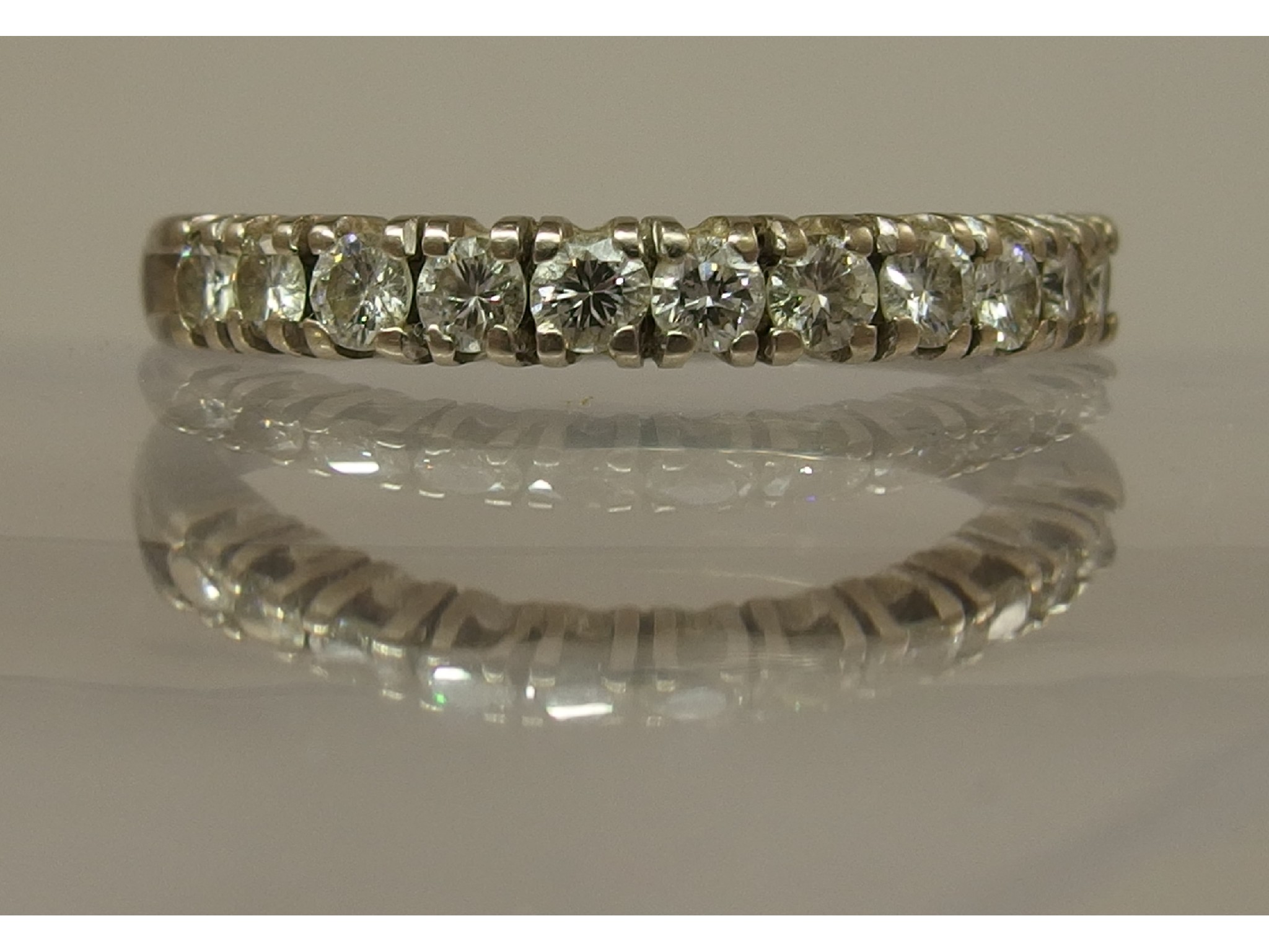 Appraisal: An ct white gold diamond set ring