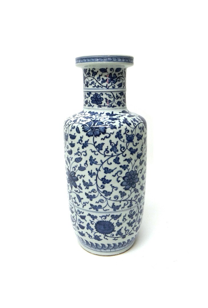 Appraisal: A Chinese blue and white vase late th th century