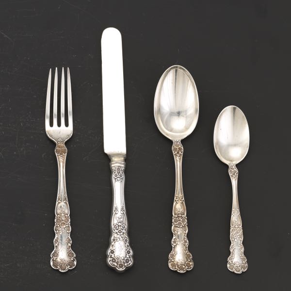 Appraisal: GORHAM STERLING SILVER LUNCHEON SERVICE FOR SIX BUTTERCUP PATTERN Total