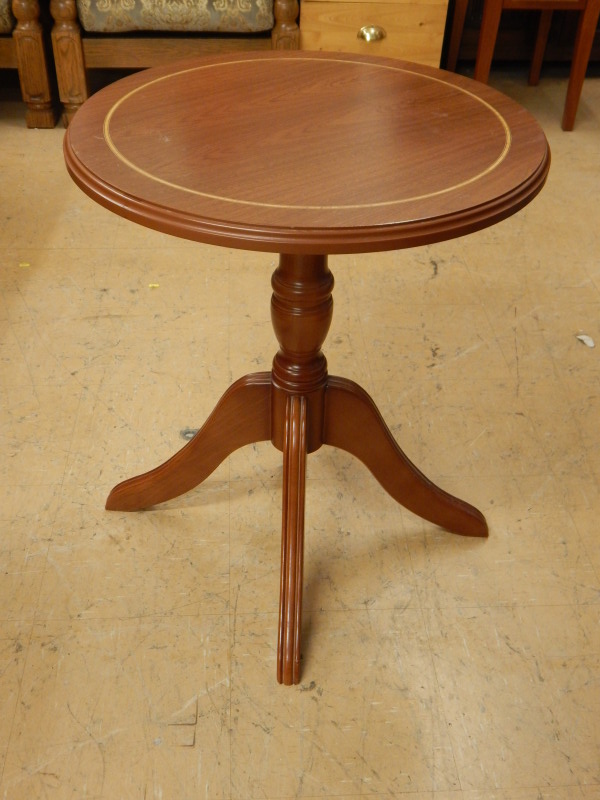 Appraisal: A modern mahogany Edwardian style occasional table with a circular