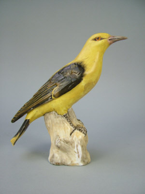 Appraisal: A Porcelain figure of a yellow oriole possibly Berlin late