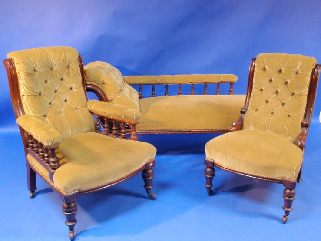 Appraisal: A Victorian mahogany three piece suite comprising chaise longue and