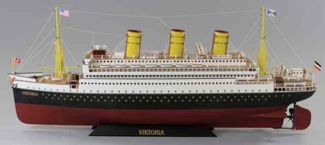 Appraisal: MARKLIN CONTEMPORARY ''VIKTORIA'' OCEANLINER Sold in as a one time