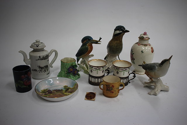 Appraisal: A SMALL QUANTITY OF VARIOUS CERAMICS to include a William