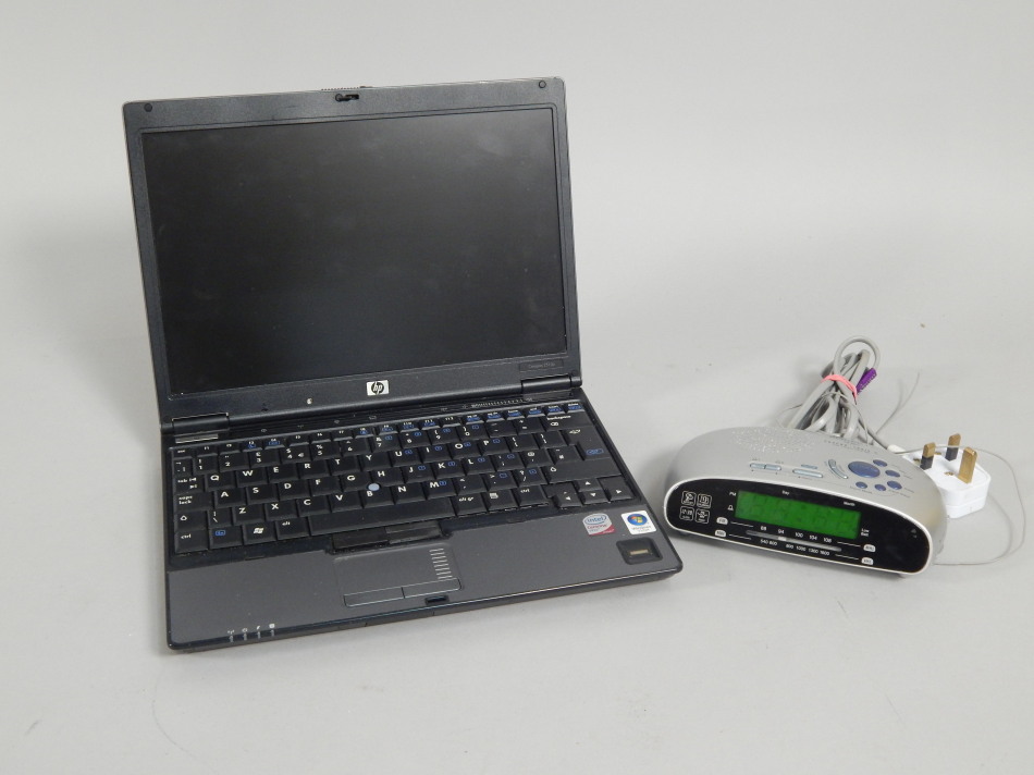 Appraisal: A HP Compaq p laptop no power lead and a