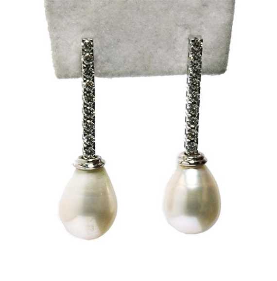 Appraisal: PEARL AND BRILLIANT-CUT DIAMOND PENDANT EARRINGS White gold Classic elegant