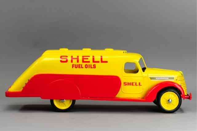 Appraisal: NEW ERA SHELL FUEL TRUCK Contemporary New Era design No