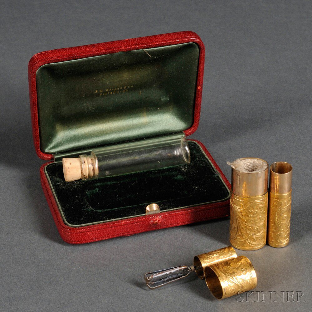 Appraisal: kt Gold Catalytic Lighter early th century monogrammed to top