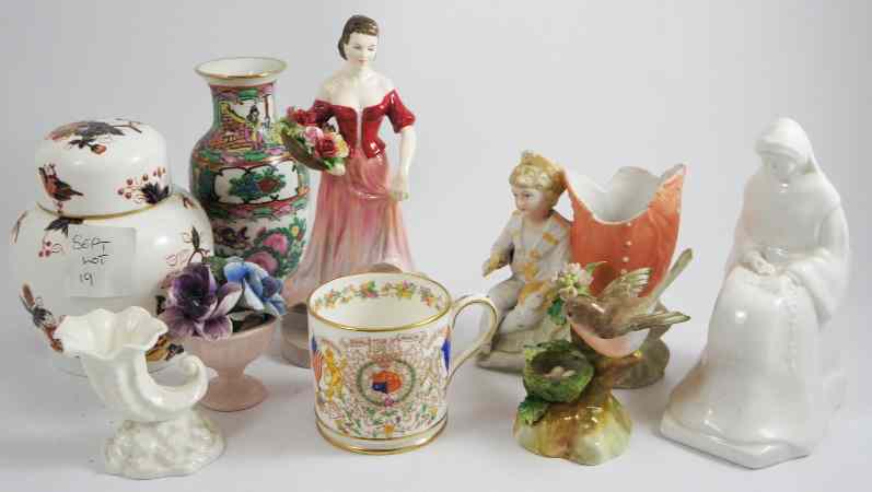 Appraisal: A collection of various potery to include Coalport Hong Kong