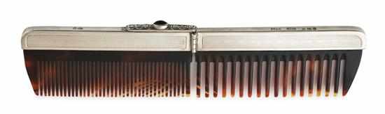 Appraisal: AN ANTIQUE TORTOISE SHELL HAIR COMB The hinged comb with