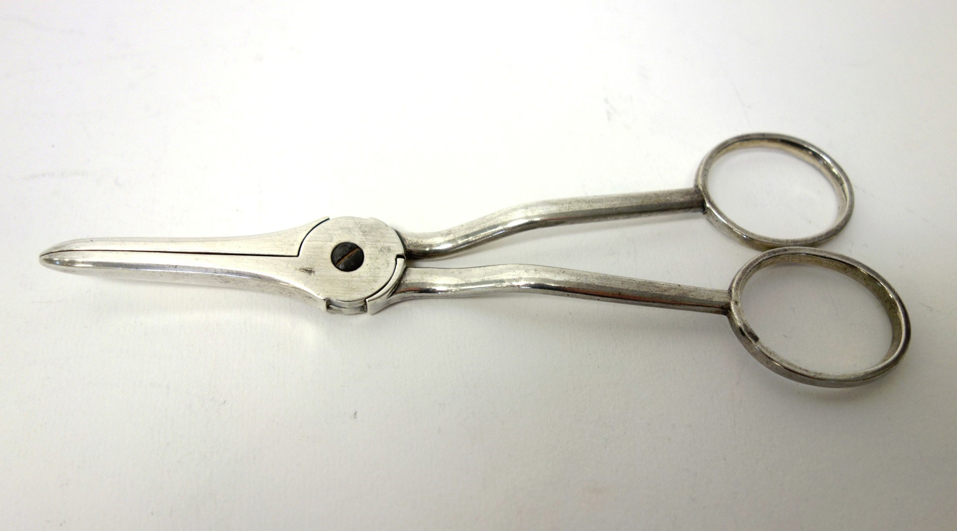 Appraisal: A pair of George III silver grape scissors with loop