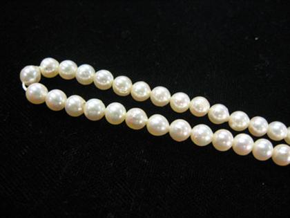 Appraisal: Single strand cultured pearl necklace karat white gold clasp L