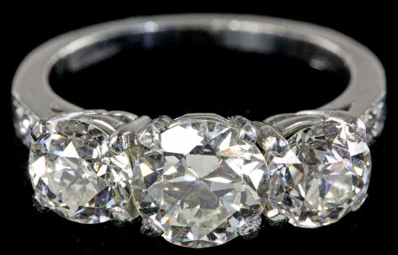 Appraisal: Platinum Three Stone Diamond Ringthree stone diamond ring in a