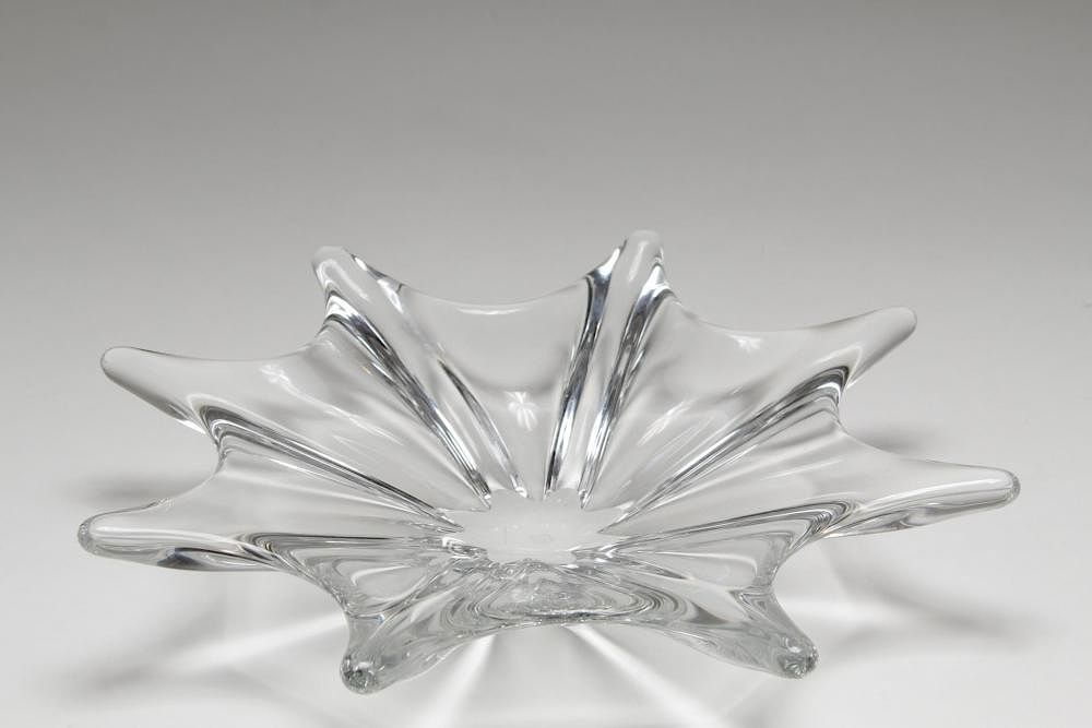 Appraisal: Baccarat Crystal Starburst Centerpiece Bowl Baccarat French glass Starburst centerpiece