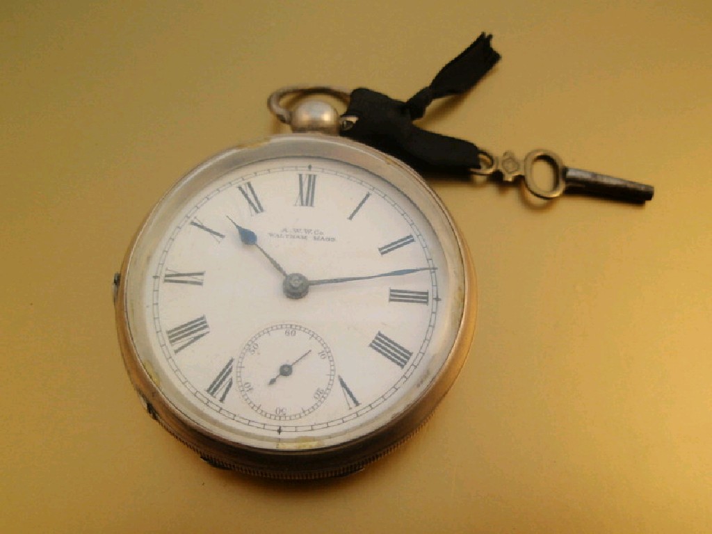 Appraisal: A silver cased open face Waltham pocket watch key wind