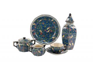 Appraisal: A ROYAL DOULTON PORCELAIN TEA SERVICE FOR SIX A ROYAL