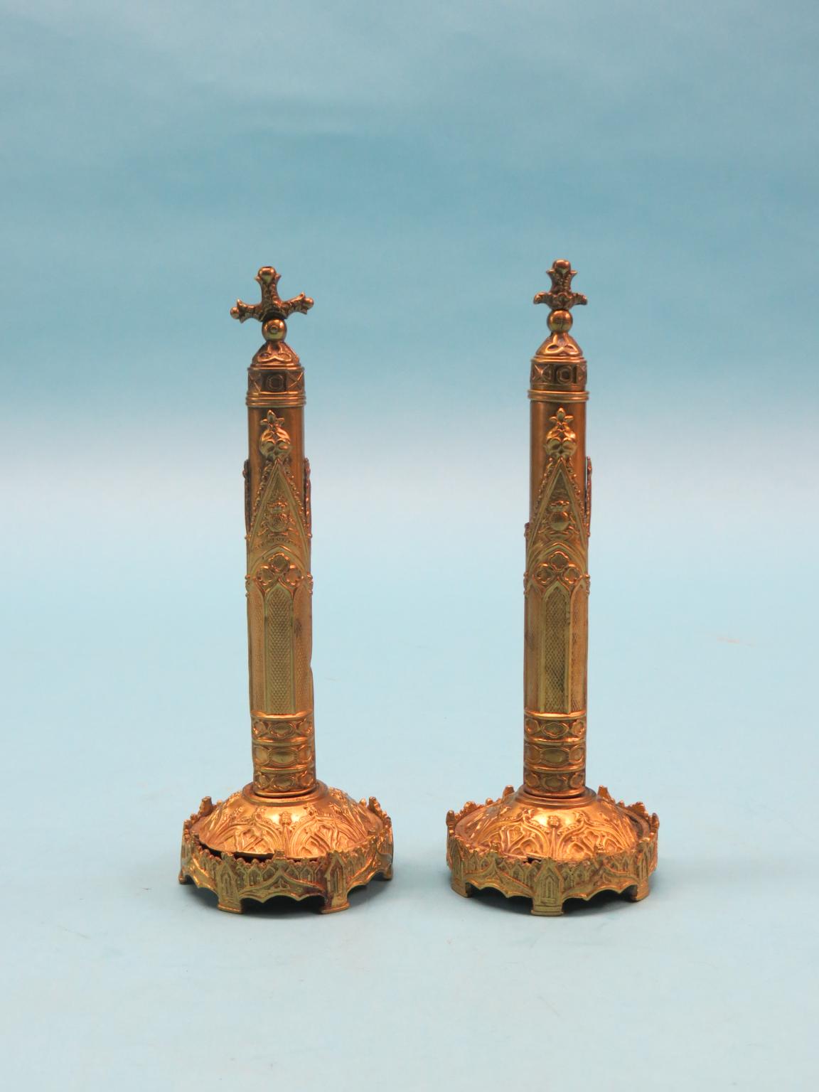 Appraisal: A pair of early Victorian Days Patent brass face-screens telescopic