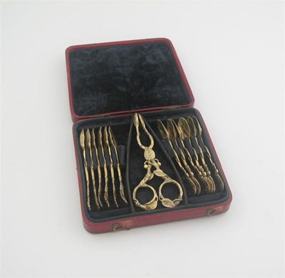 Appraisal: A George III cased set of twelve silvergilt naturalistic teaspoons