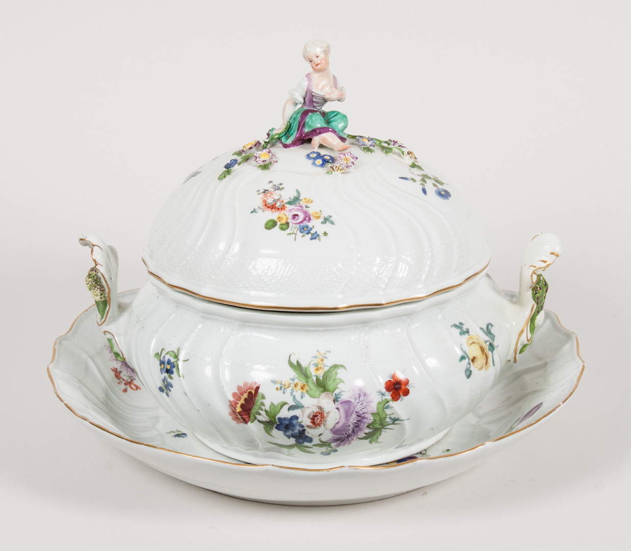 Appraisal: Meissen porcelain soup tureen underplate th century tureen lid with