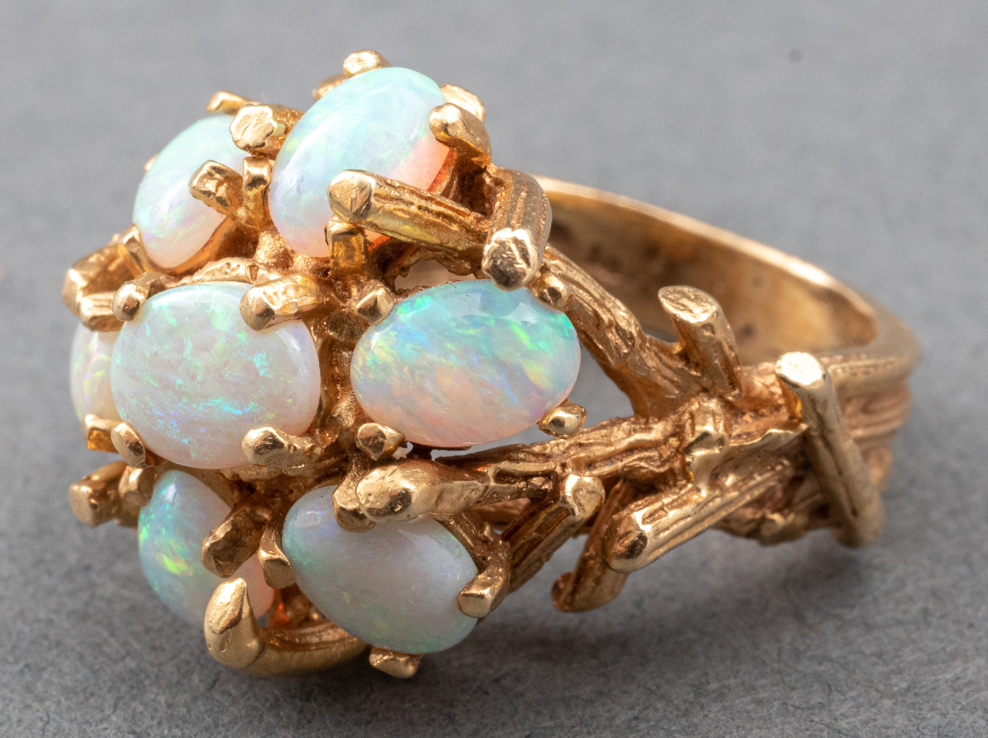 Appraisal: 'S K GOLD OPAL DOME COCKTAIL RING Vintage 's K