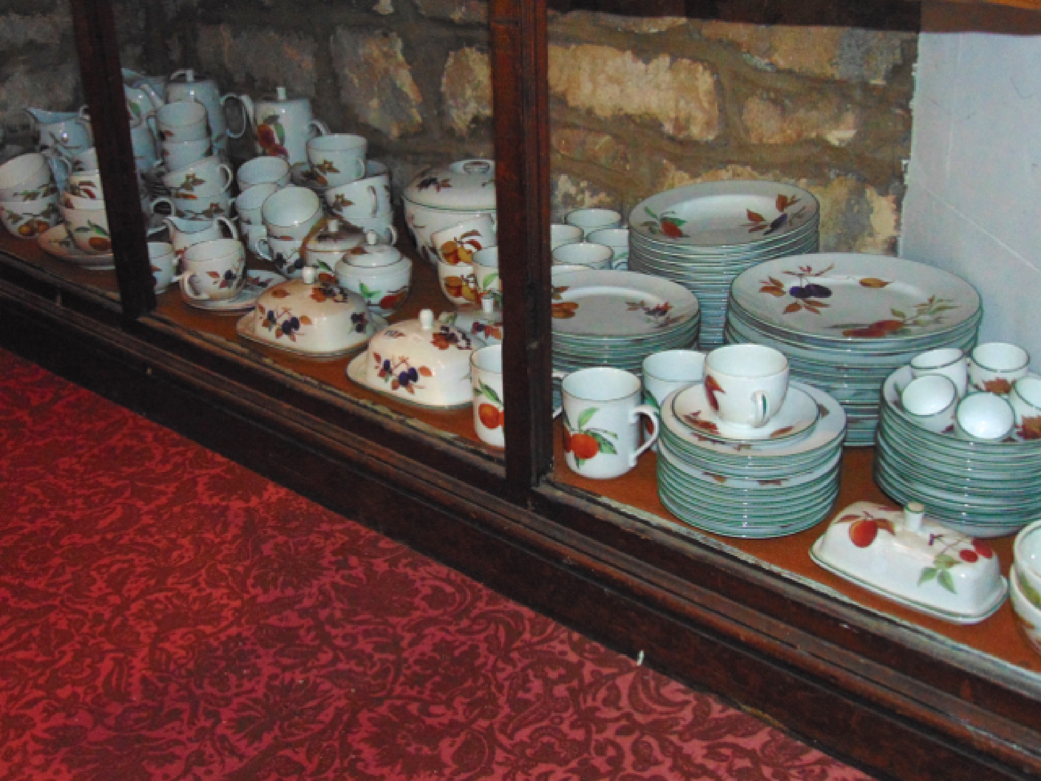 Appraisal: An extensive quantity of Royal Worcester Evesham Vale pattern dinner