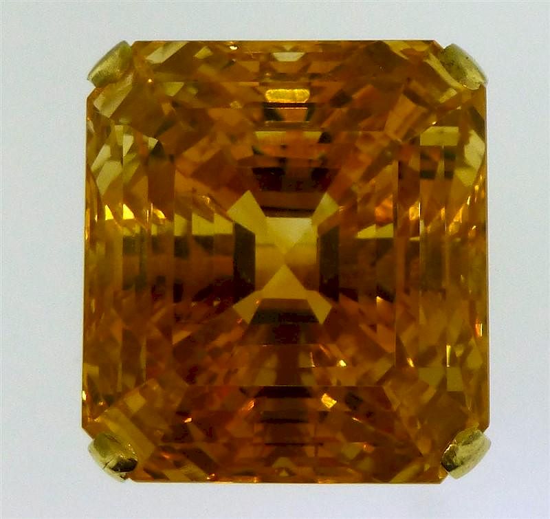 Appraisal: KT GOLD MASSIVE -ct CITRINE DINNER RING SIZE Now this